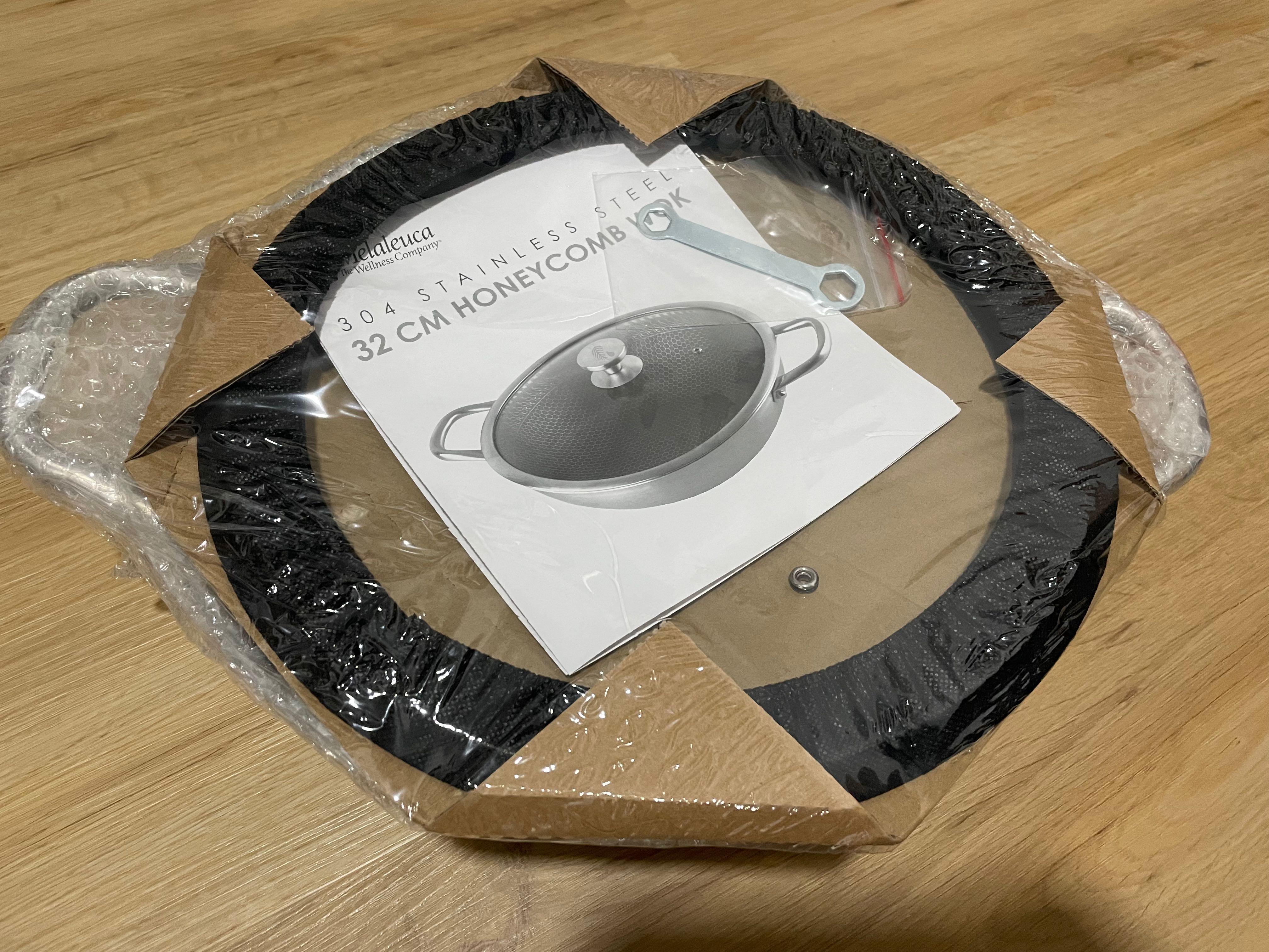 Brand new 32cm wok, Furniture & Home Living, Kitchenware