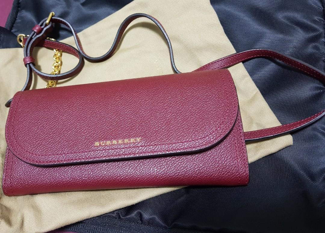 Burberry henley leather best sale wallet on a chain