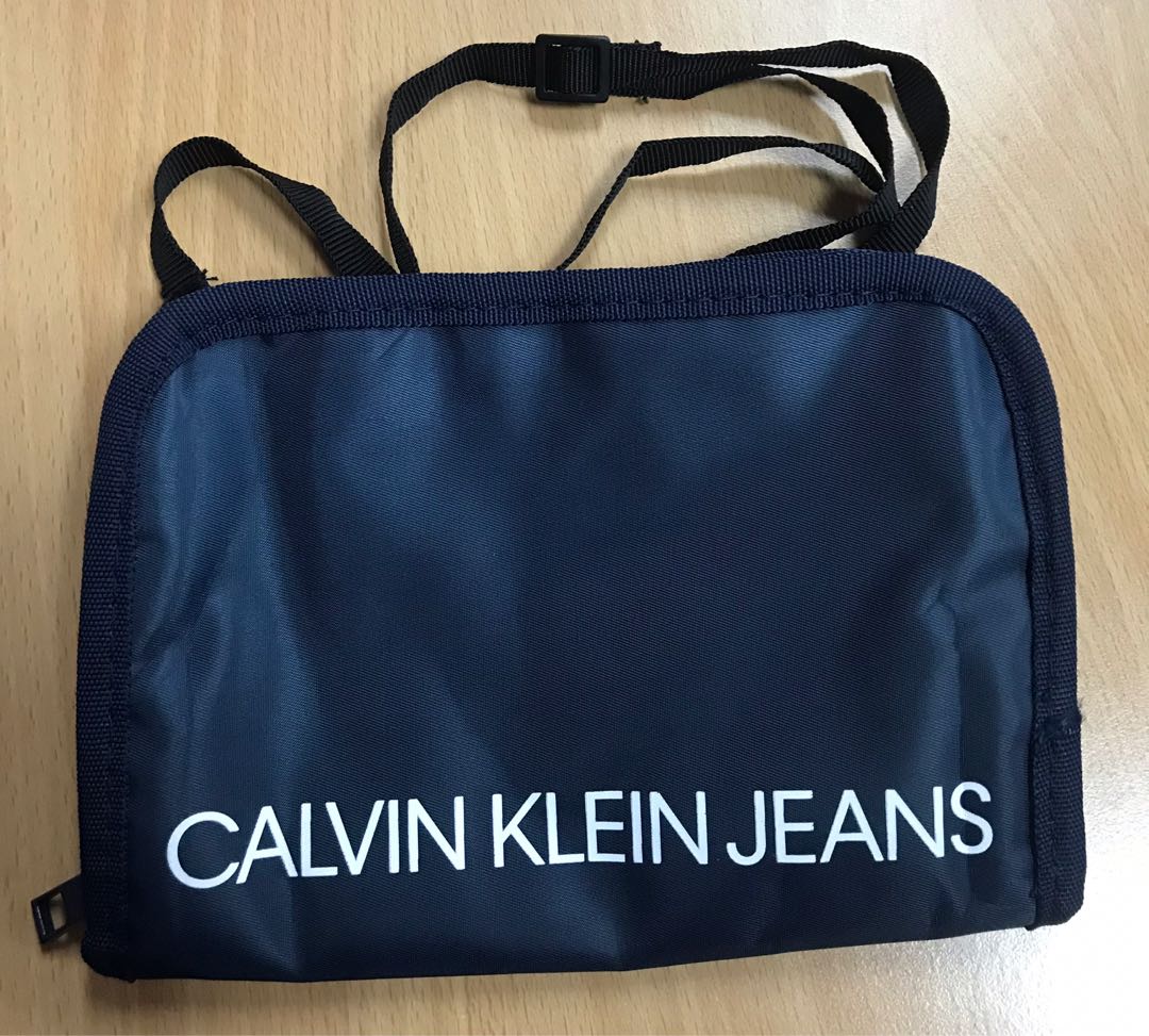 Calvin klein 2025 chest bag