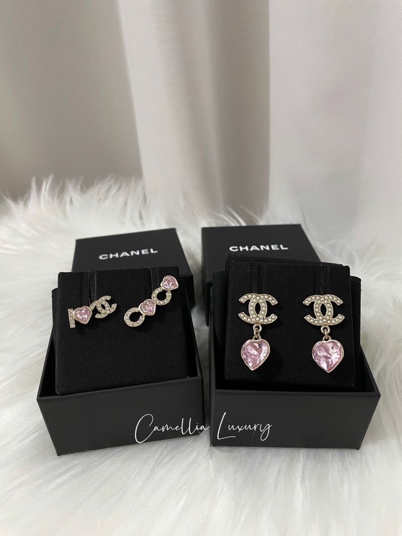 原價出Chanel Pink Heart Earrings 22B 粉紅心心耳環心型with Pink crystals and Pearl, 名牌,  飾物及配件- Carousell