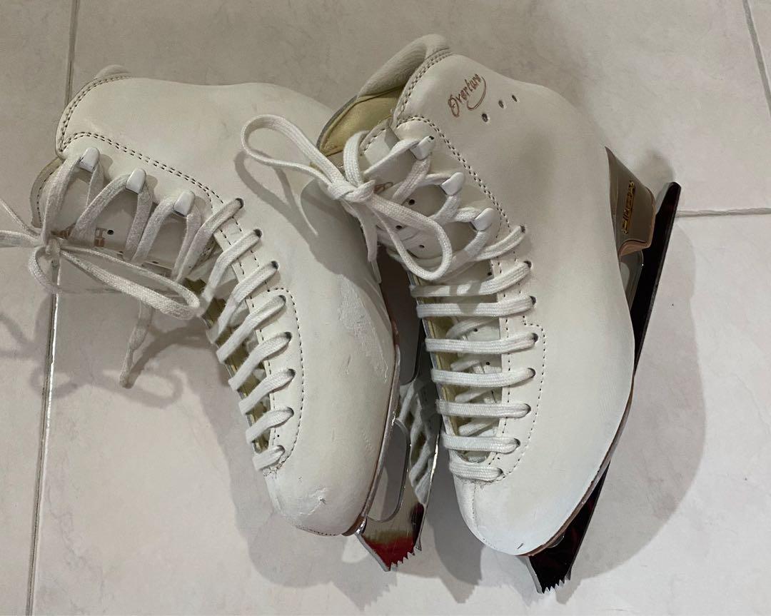 EDEA Skate, Women's Fashion, Footwear, Flipflops and Slides on Carousell