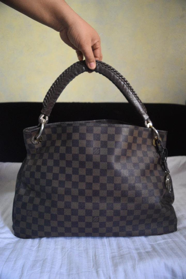 Lv classic monogram deals