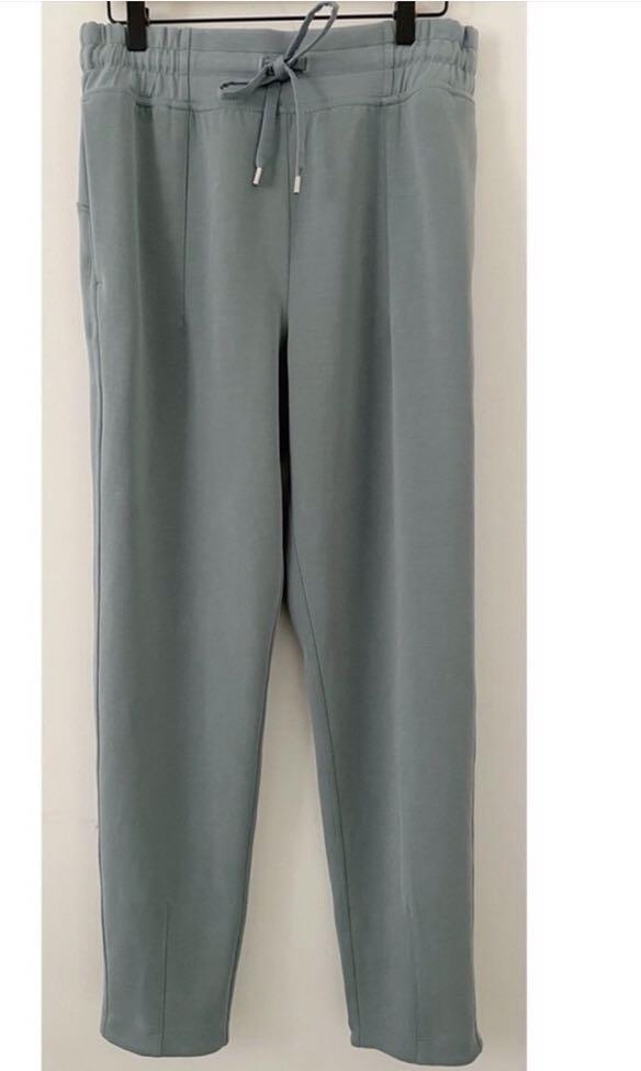Soft ambitions jogger deals
