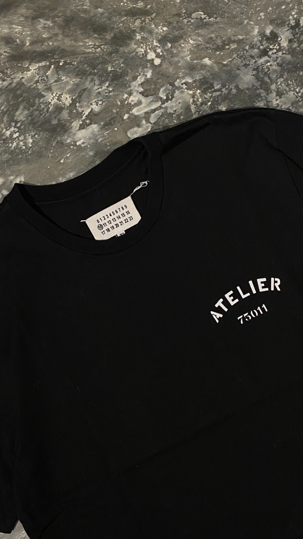 Maison Margiela - Atelier 75011 Tee (Black), Fesyen Pria, Pakaian ...