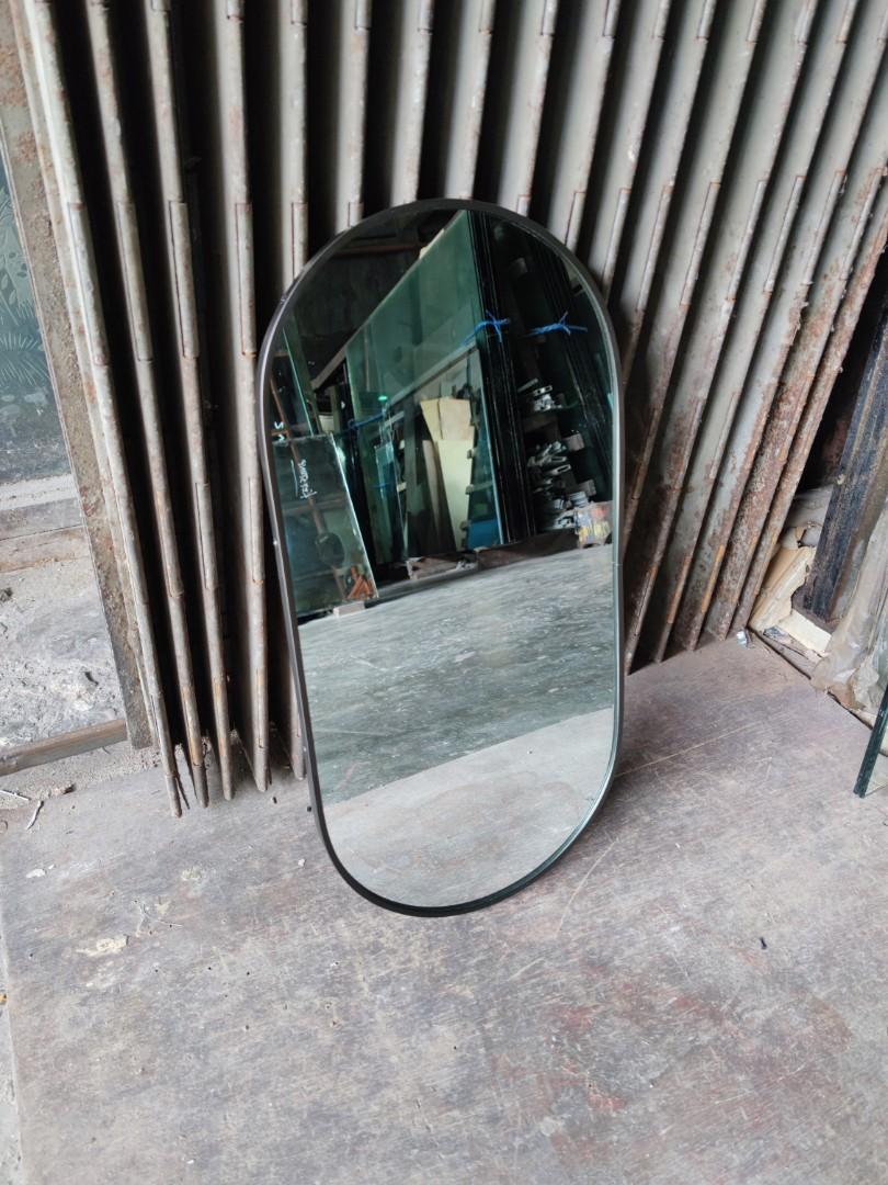 Mini oval mirror (Category: Mirrors) located in Malabon City. Submitted by mirrors.ph (Listing ID 1177939752, Image 2). Description: Mini oval mirror with black aluminum frame and plywood backing. Using 6mm thick copper free lead free mirror. Size: 1ft x 2ft P700 Add P200 if with back hook Available in gold, glossy black, matte black, white and silver aluminum frame. Customize sizes and shapes are welcome..