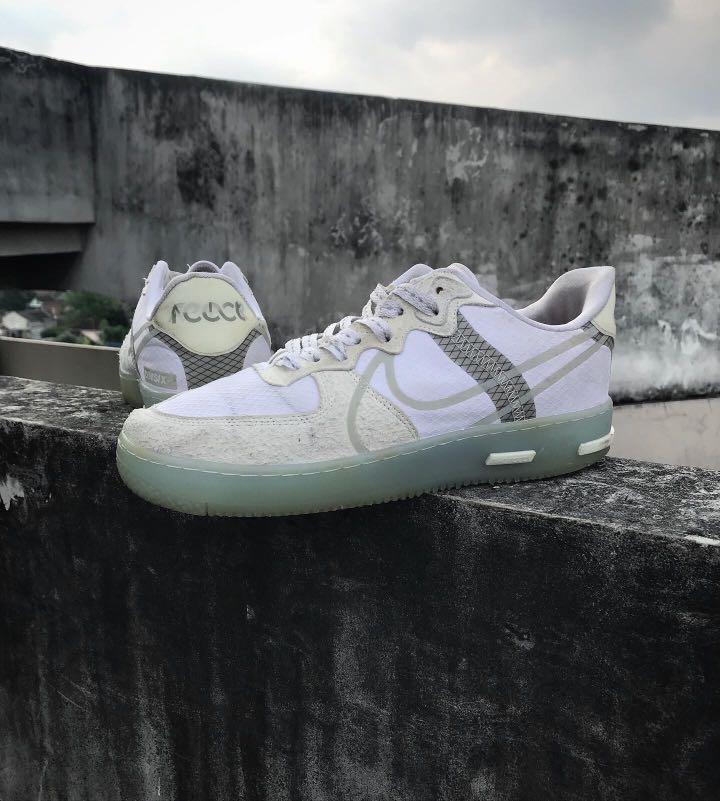 Nike react light bone clearance