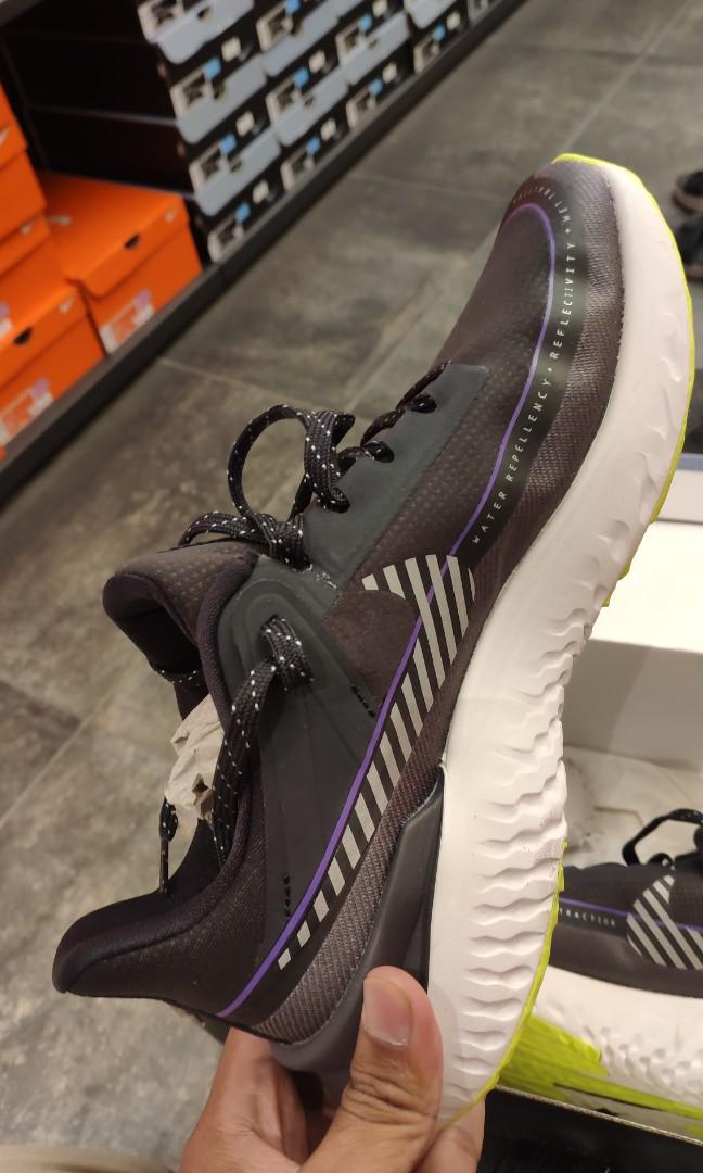 Nike legend react 2 shield cheap