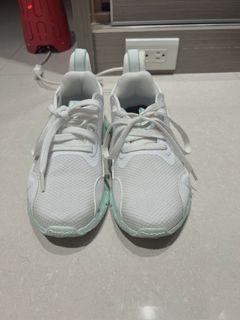 Reebok 湖水綠 運動鞋 23.5