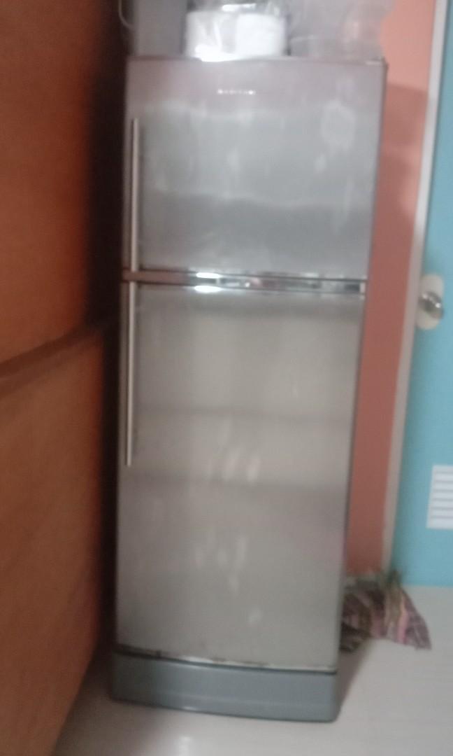 Second Hand Refrigerator, Furniture & Home Living, Kitchenware