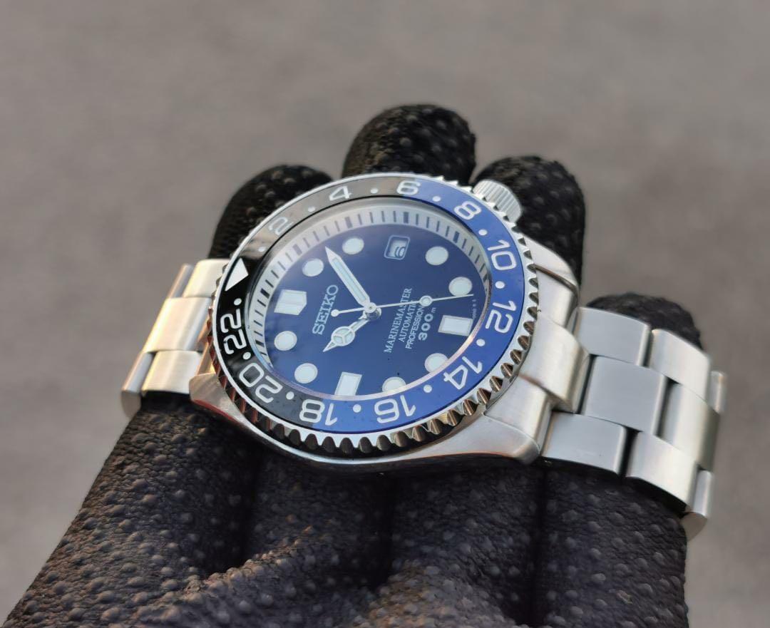 Seiko SKX007 Batman Mod, Men's Fashion, Watches & Accessories, Watches on  Carousell
