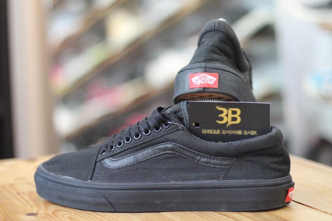 Size 8 UK 42 EUR VANS Old Skool Triple Black Shoes. Men s