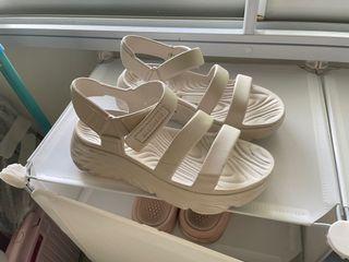 Skechers New Platform Wear