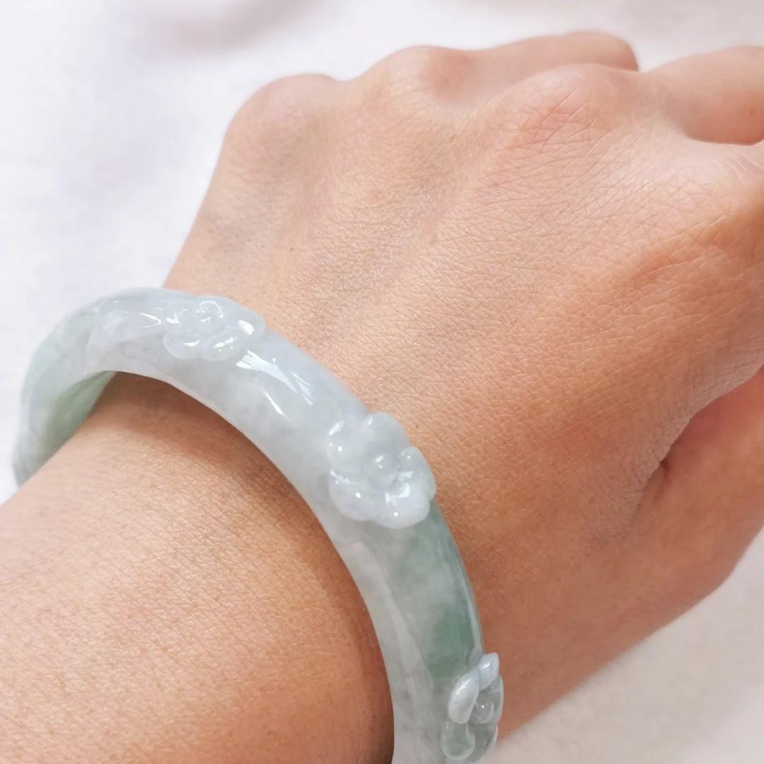 Sweet Green Carved Jadeite Bangle Women s Fashion Jewelry