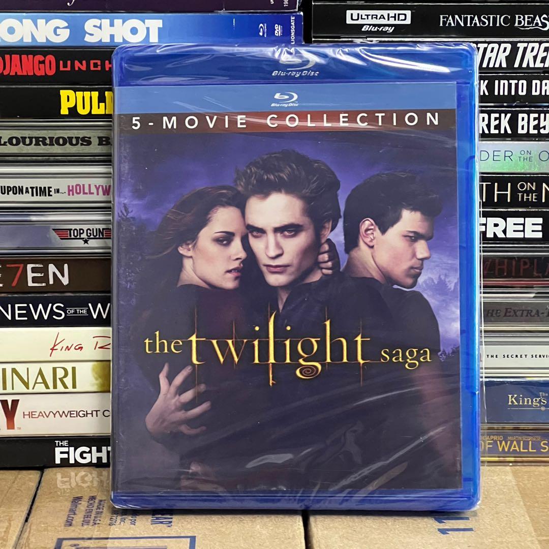 The Twilight Saga: 5-Movie Collection Blu-ray, Hobbies & Toys, Music &  Media, CDs & DVDs on Carousell