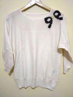 Thrift atasan putih rajut