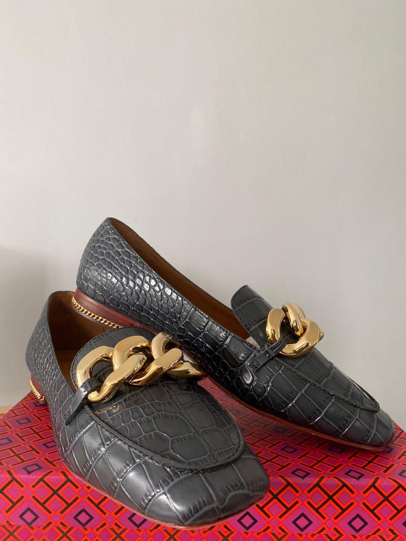 Tory Burch : Ruby Chain Loafer, Luxury, Sneakers & Footwear on Carousell