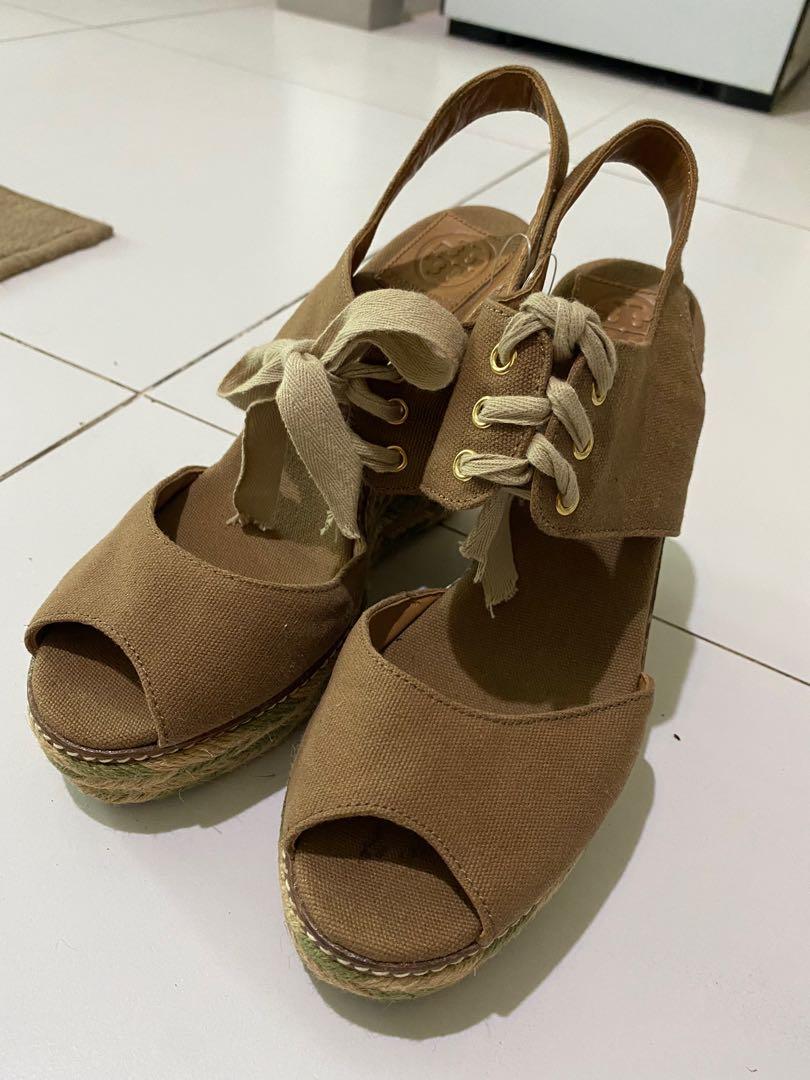 Tory Burch Wedge, Women's Fashion, Footwear, Wedges on Carousell