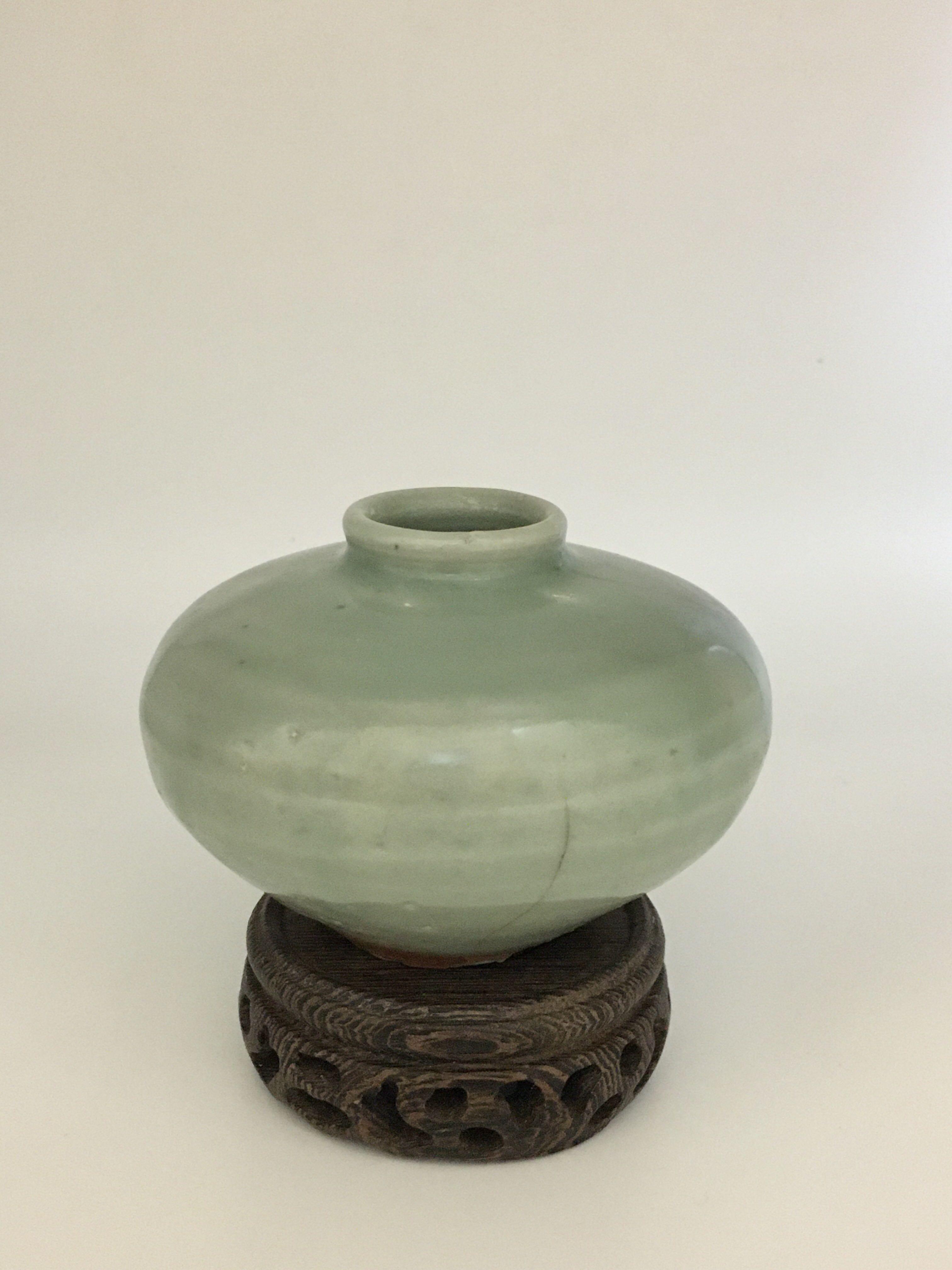 龍泉窯青磁碗　中国古陶磁　古玩　アンティーク大盃1何年前のものでしょうか