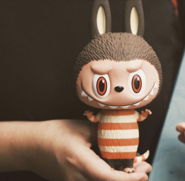 ZIMOMO REVERSE Titan Six 限定 145体 labubu labubu #限量ZIMOMO REVERSE Titan Six Labubu 限量145 / 高18cm