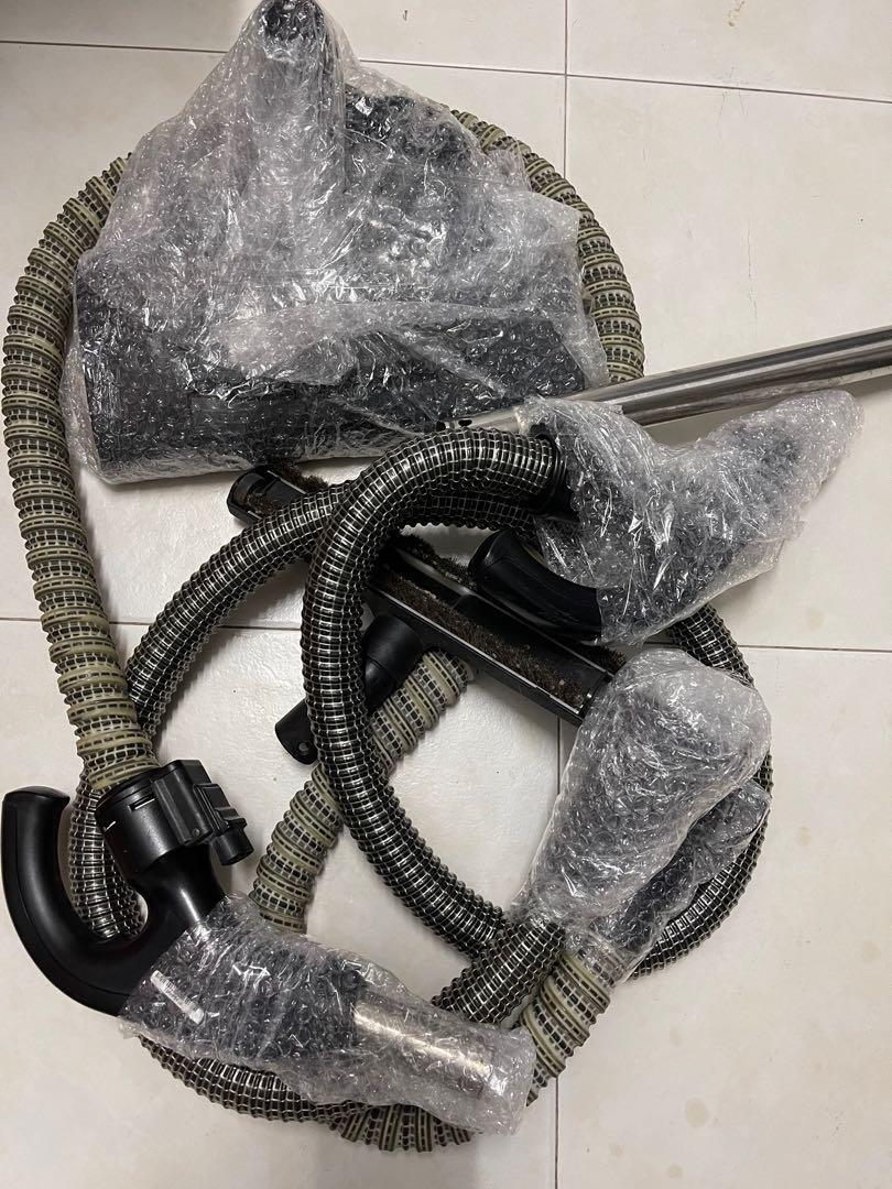 Aura roboclean vacuum ( powerful), TV & Home Appliances, Vacuum Cleaner ...