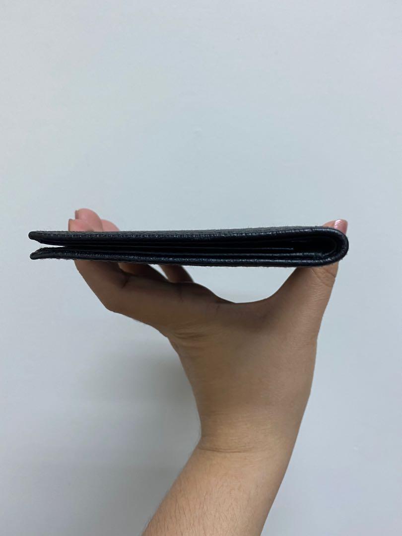 AUTHENTIC GUCCI long wallet (Category: Luxury Bags & Wallets) located in Santa Rosa. Submitted by authenthei (Listing ID 1178067329, Image 3). Description: GUCCI LONG BLACK WALLET 9.5/10 condition Almost no flaw No inclusions Inner leather Ample space for cards and money MOP: gcash/bpi/bdo No layaway No COP No COD SF on buyer Can be used as unisex wallet :).