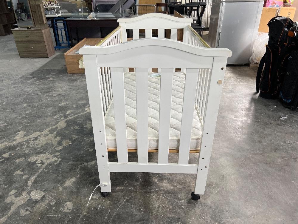 Baby Cot with GETHA Mattress White Colour / Katil Bayi dengan Tilam