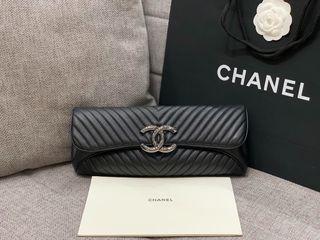Chanel lambskin chevron flap socialite party clutch cosmetic pouch
