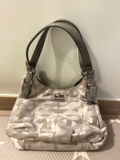 （分類：）位於 。 由 sisijosee 提交（商品編號 1178191405，圖片 1）。簡介： 。