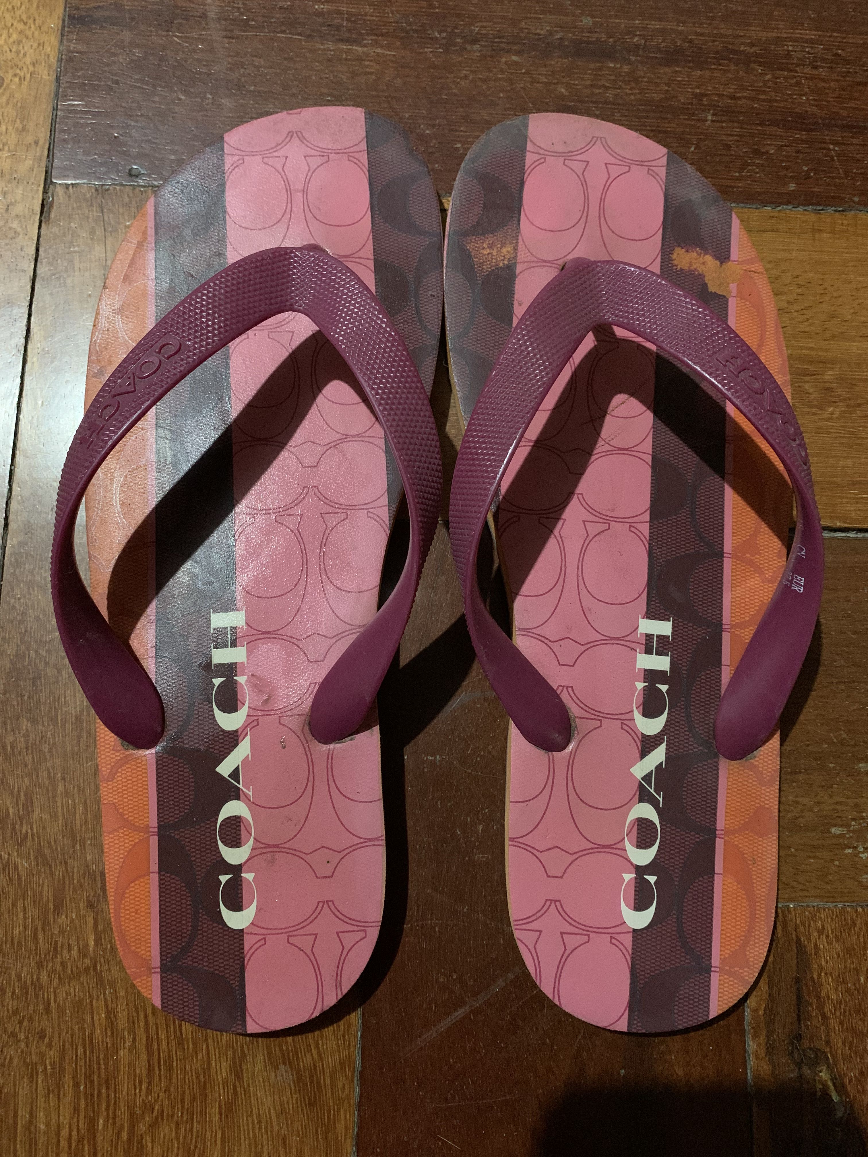 COACH Slippers, Women's Fashion, Footwear, Slippers and slides on Carousell