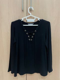 (Category: ) located in . Submitted by sophisticatedwardrobe (Listing ID 1178152972, Image 1). Description: .
