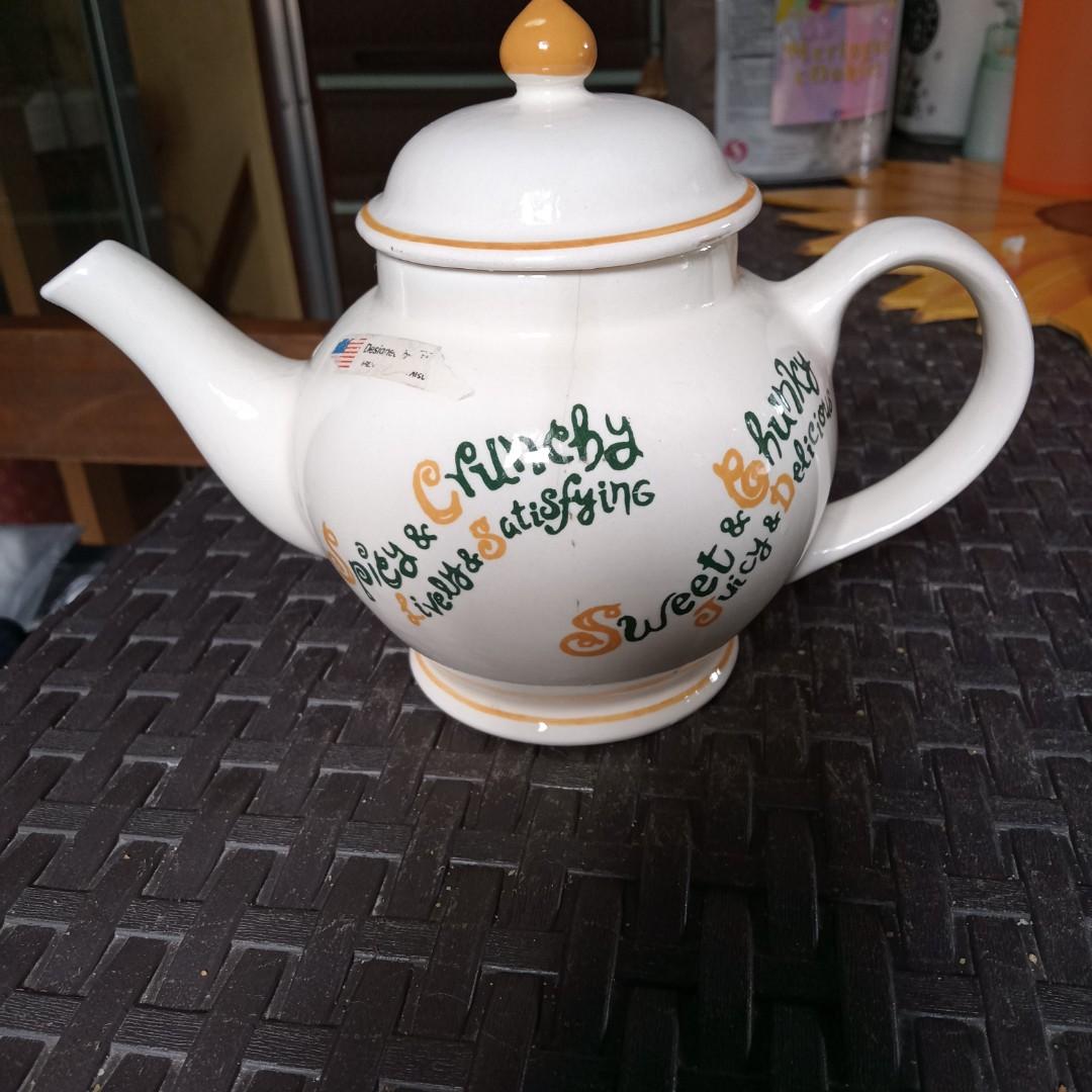 Dunkin donut tea pot collectible (Category: Coffee & Tea Tableware) located in Famy. Submitted by ljcastejon (Listing ID 1178079865, Image 2). Description: .