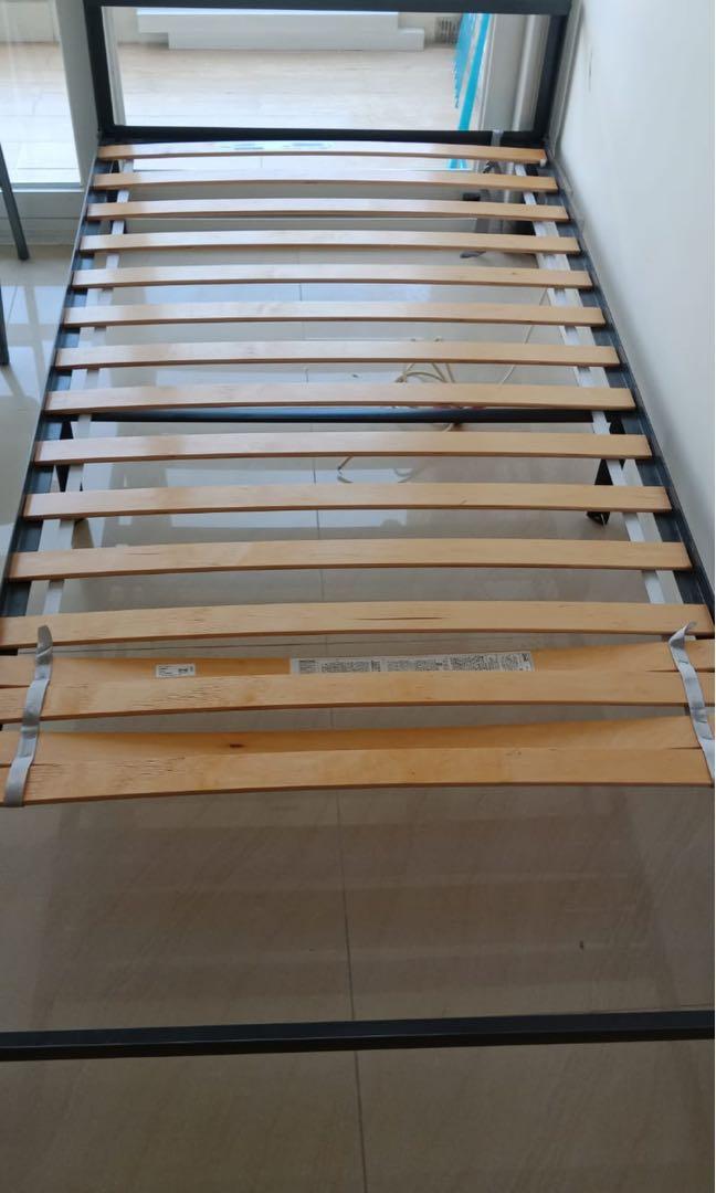 FREE IKEA single bed frame, 傢俬＆家居, 傢俬, 床架及床褥 Carousell