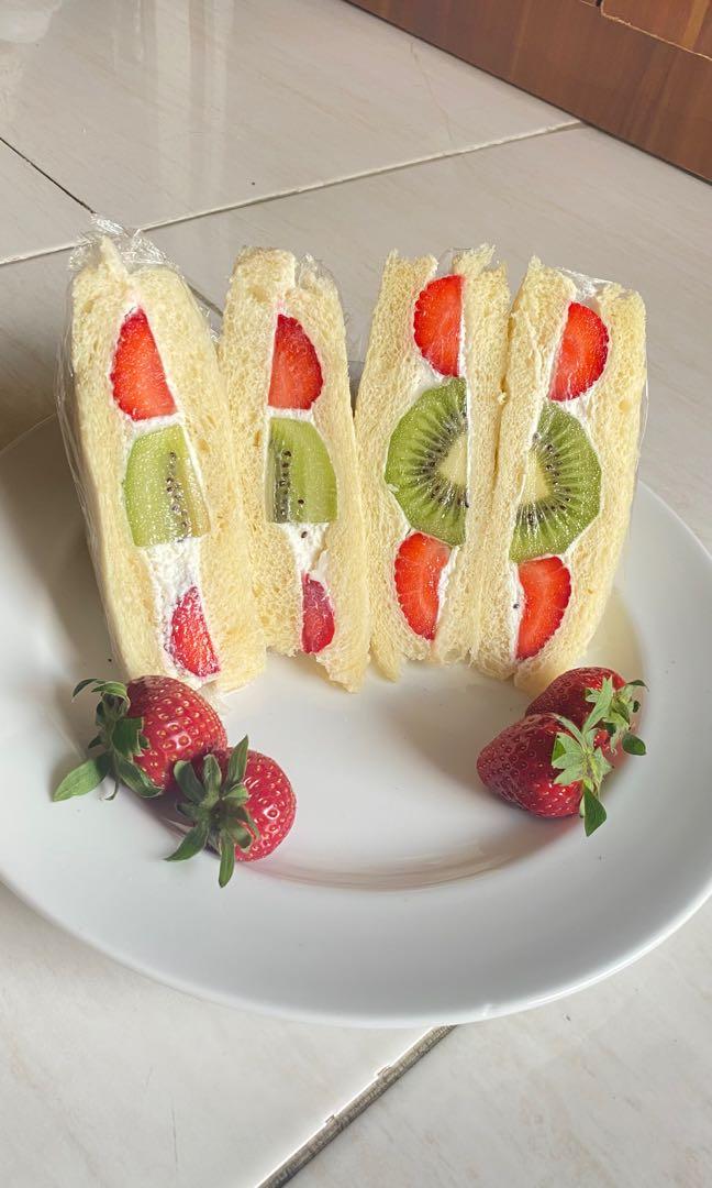 FRUIT SANDO, Makanan & Minuman, Snek di Carousell