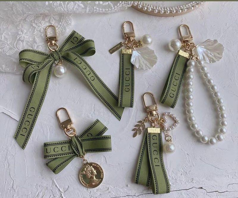 Gucci pearl keychain hot sale