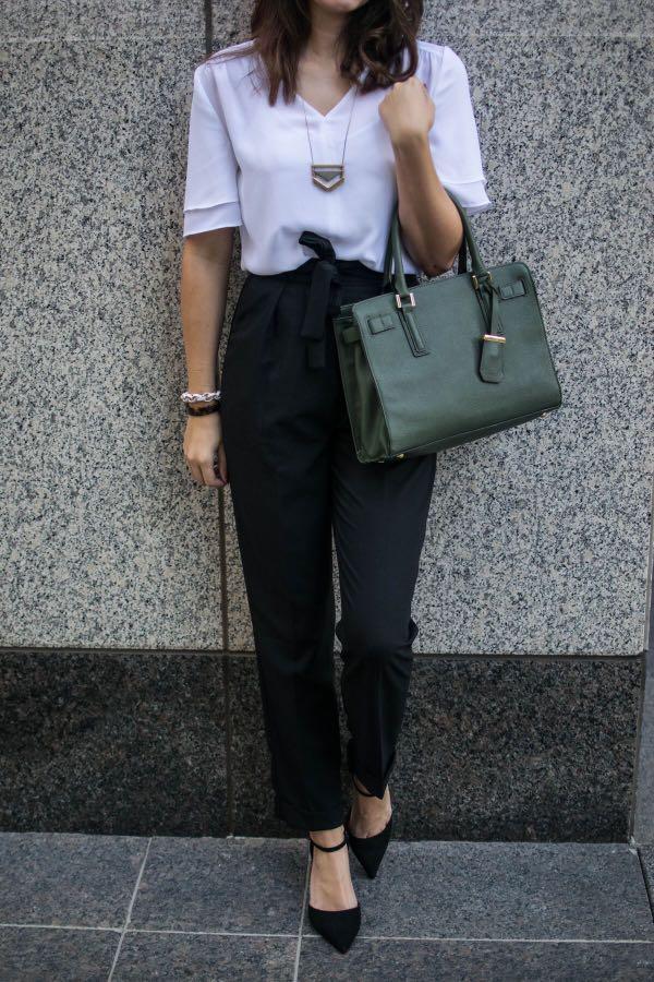 H&m black 2025 paperbag trousers