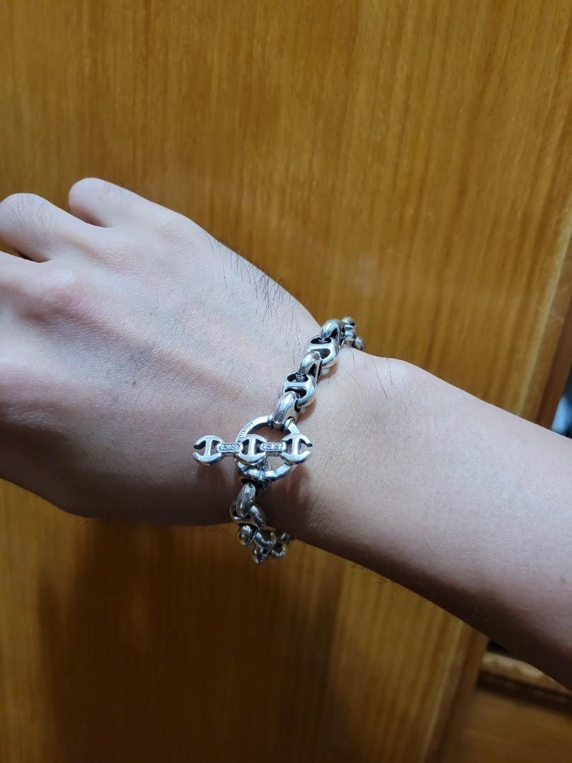 Hoorsenbuhs bracelet store