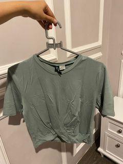 kaos croptee hnm sage green