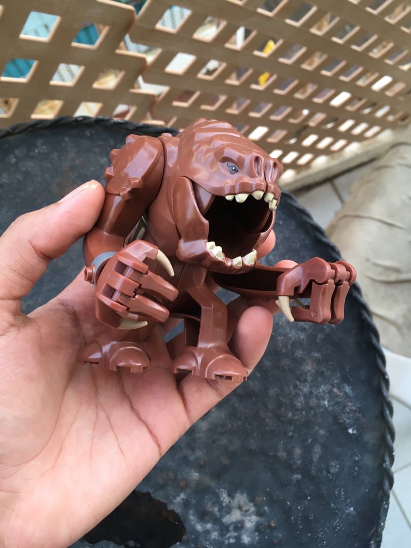 Lego Star Wars rancor mini figure 75005, 興趣及遊戲, 收藏品及紀念品, 古董收藏 Carousell