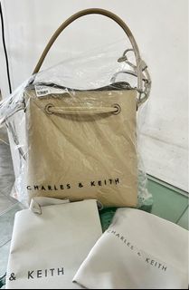 （分類：）位於 。 由 katrinalch 提交（商品編號 1178097444，圖片 1）。簡介： 。