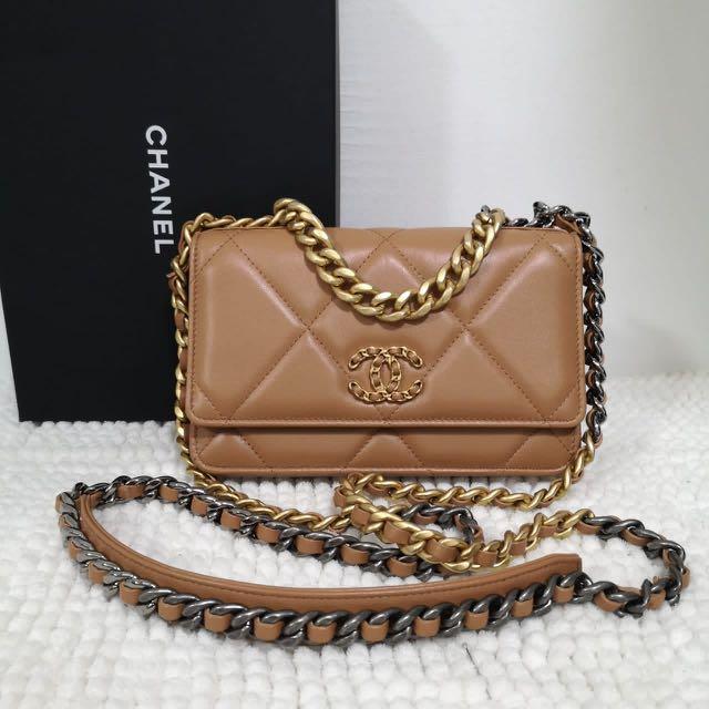 NEW READY STOCK CHANEL 19 WOC