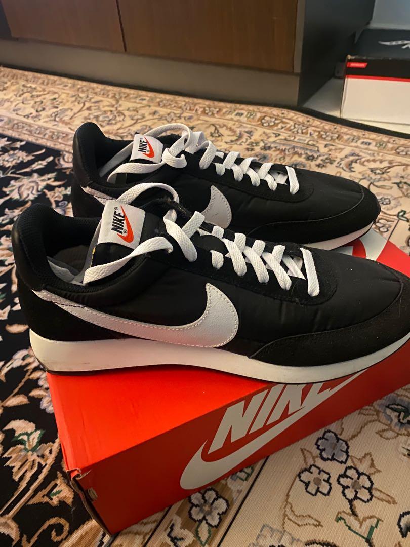 Nike air discount tailwind size