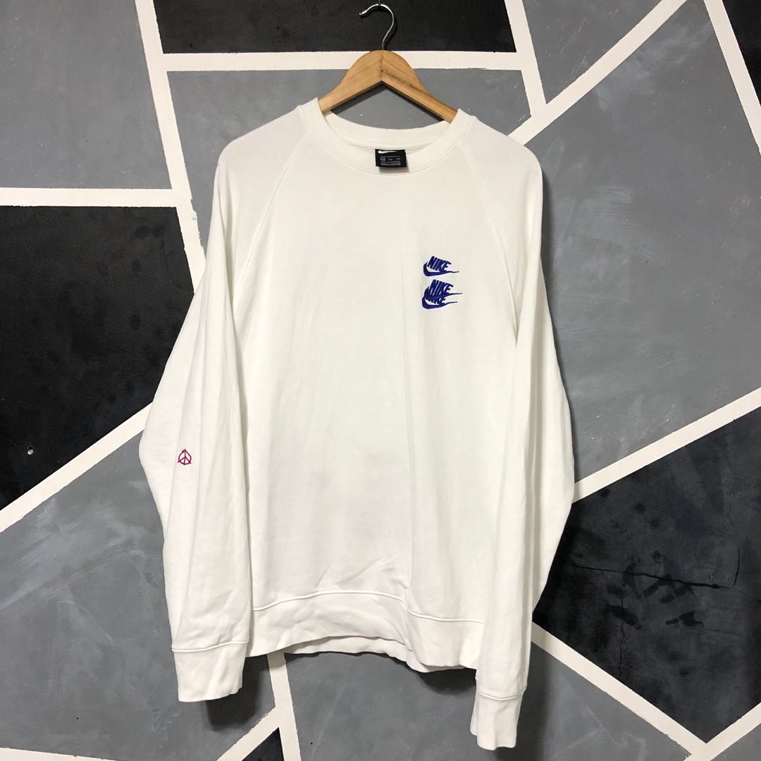 Nike world tour crewneck clearance