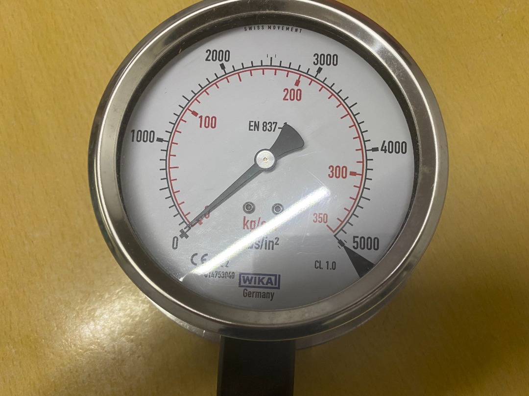 Pressure gauge 5000 psi WIKA brand with ISO 17025 accredited calibration certificate, Commercial