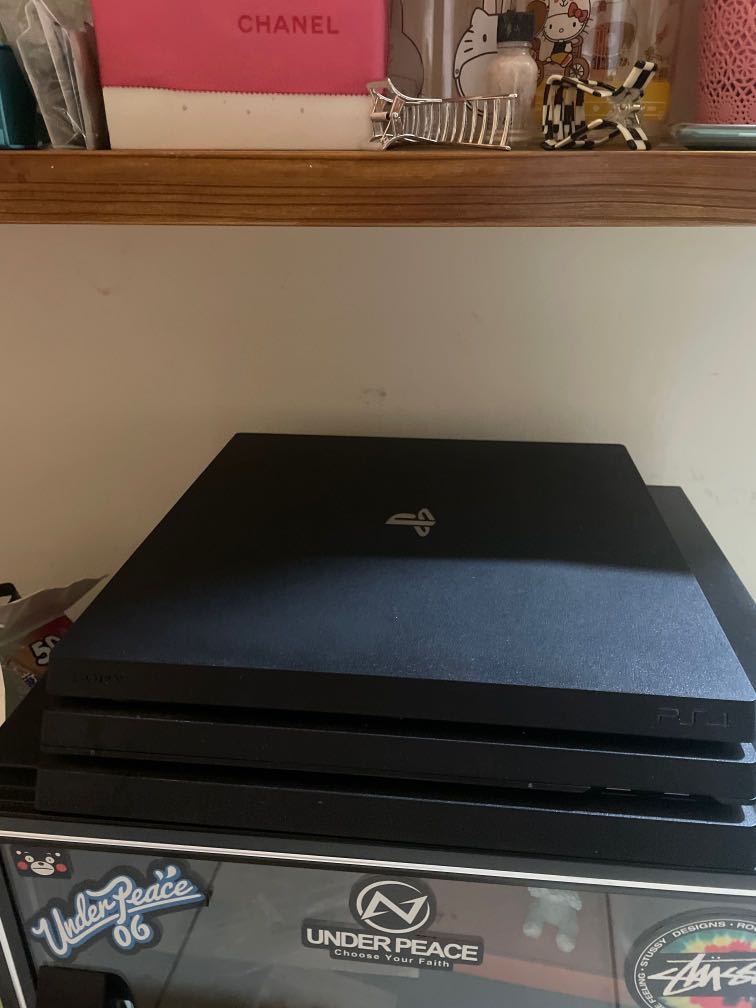 Ps4 pro 九成新7218b, 電玩遊戲, 電子遊戲機, PlayStation在旋轉拍賣