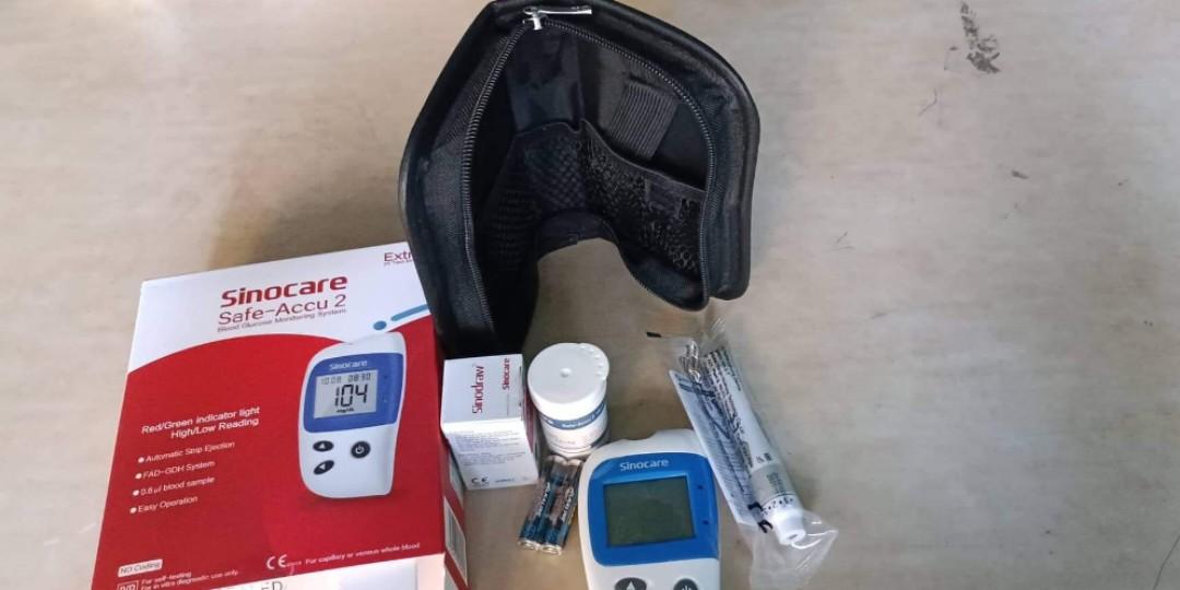 SINOCARE SAFE-ACCU 2 GLUCOMETER (Category: Health Monitors & Weighing Scales) located in Quezon City. Submitted by pjfalogme21 (Listing ID 1178116016, Image 3). Description: Available for pick up and delivery. We accept COD, Bank Transfer and Gcash payment. Pm for more details..