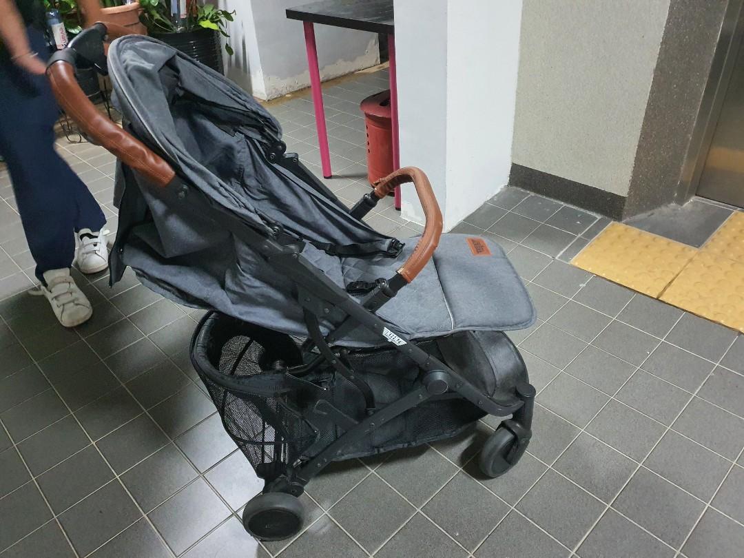 Strollers keenz (Category: Strollers) located in Singapore. Submitted by lobang7777 (Listing ID 1178049789, Image 1). Description: self collect 641675.