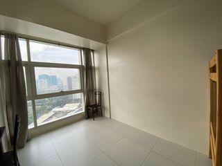 Studio Unit Condominium in Mandaluyong For Rent. Twin Oaks Place near Shangrila, Megamall, San Miguel, Edsa & etc.