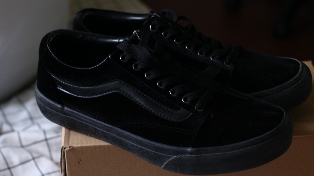Old skool triple 2025 black vans