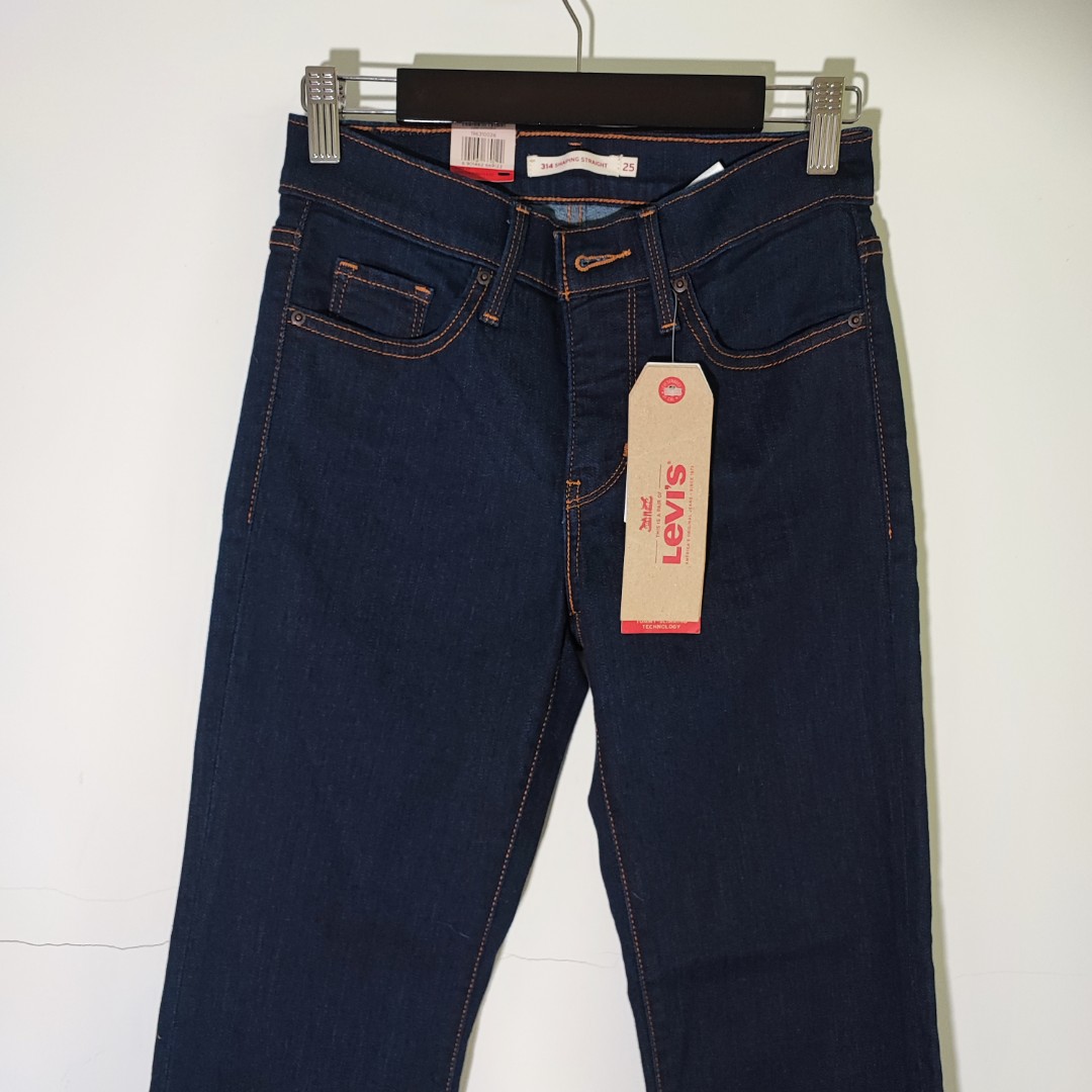 Women's 314 Levi's Jeans (Mid rise shaping straight), Women's Fashion,  Bottoms, Jeans & Leggings on Carousell