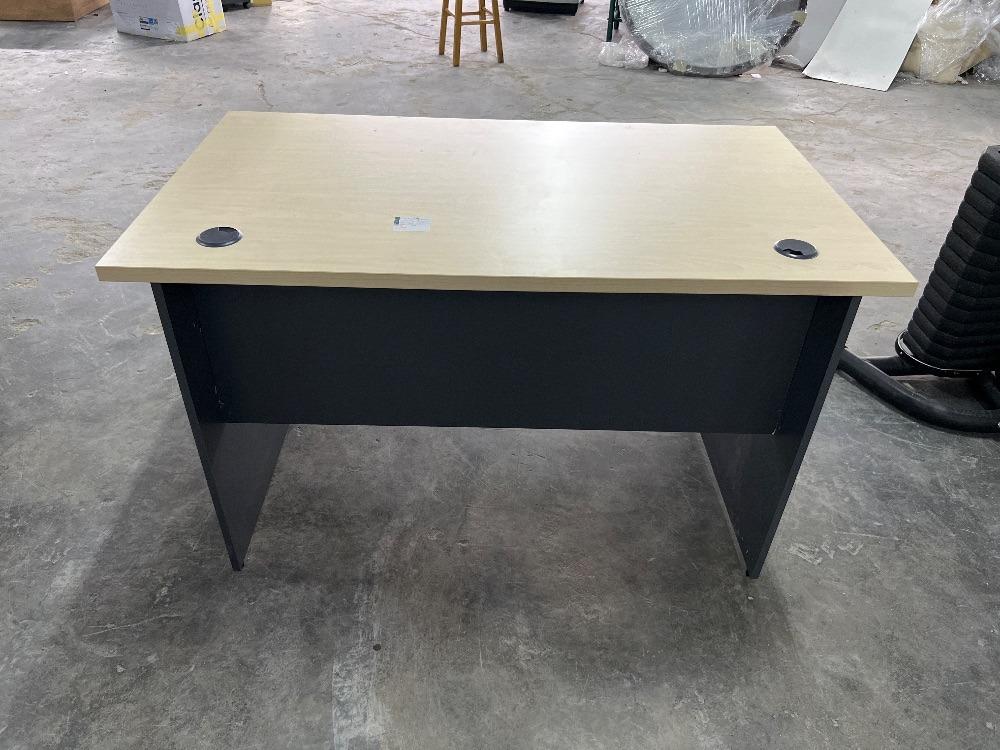 Wooden Office Table Light Brown Colour / Meja Pejabat Kayu Warna Coklat